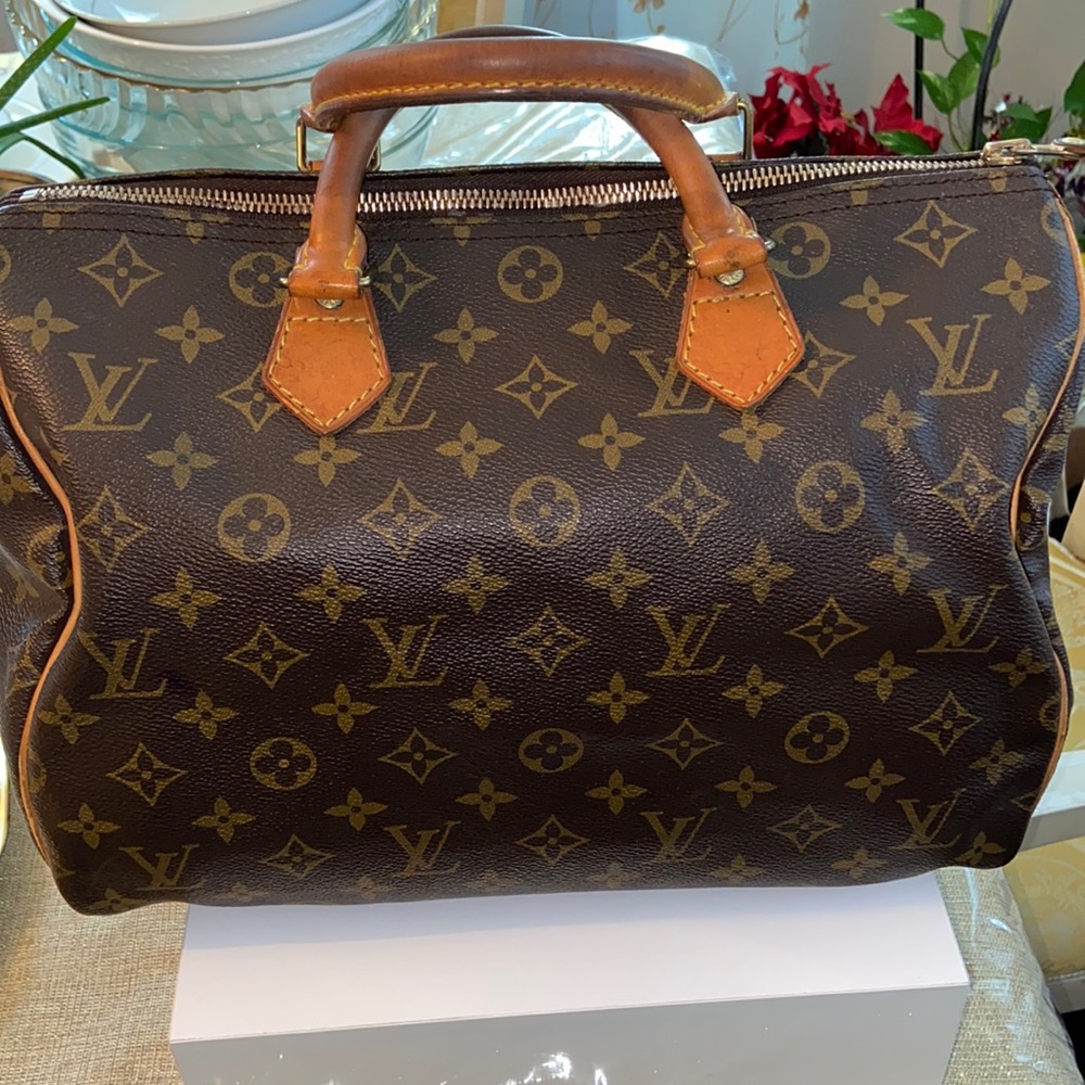 Authentic Louis Vuitton speedy 30
